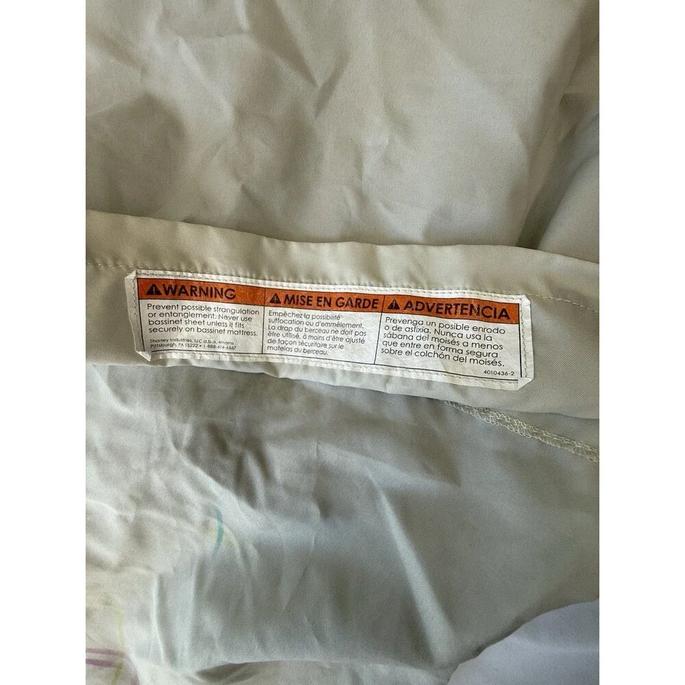 4moms Waterproof Bassinet Sheet Gray White Geometric Pattern
